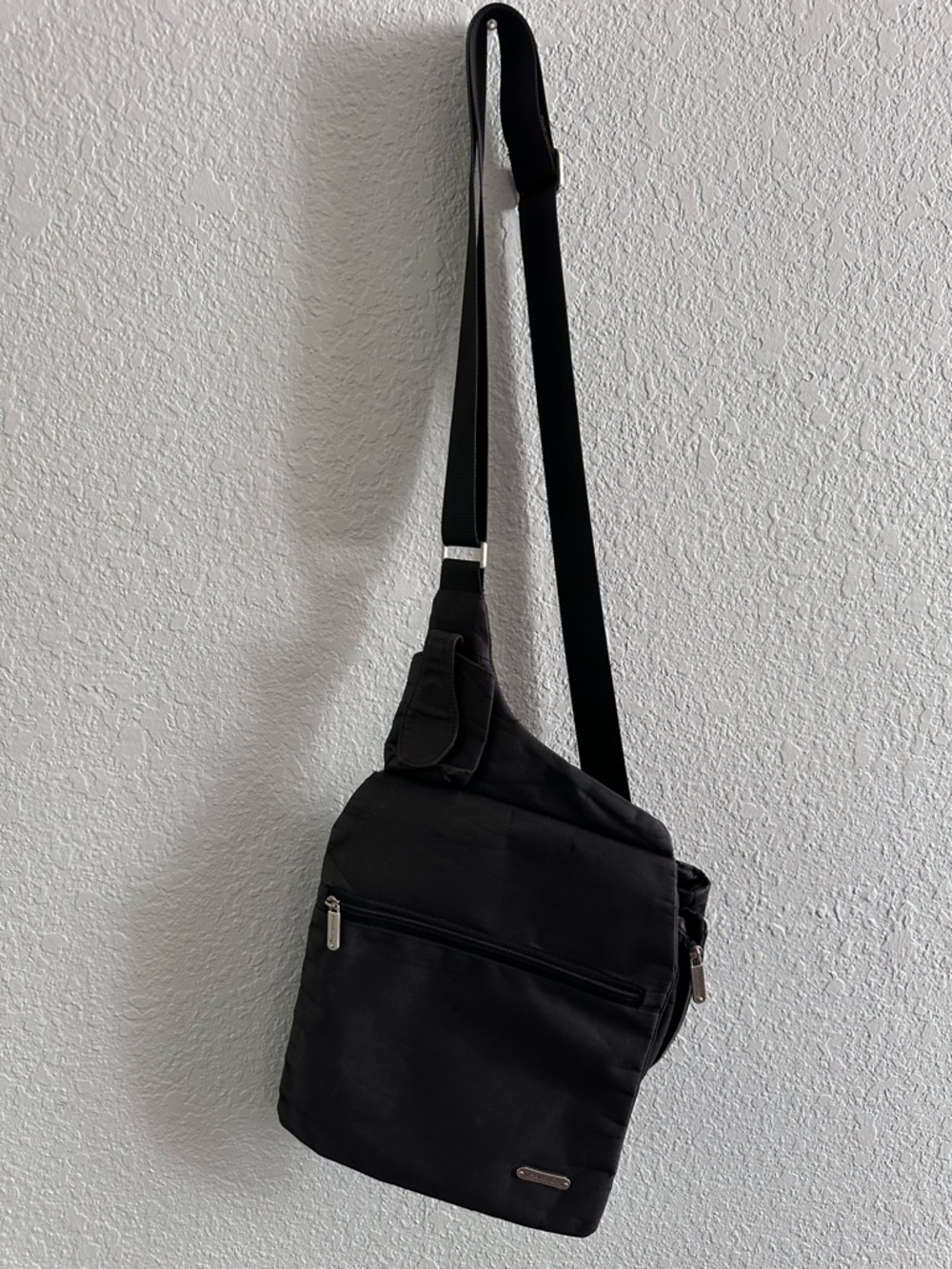 Travelon Anti Theft Crossbody Bag Black Nylon RFID Locking Zippers Travel Purse